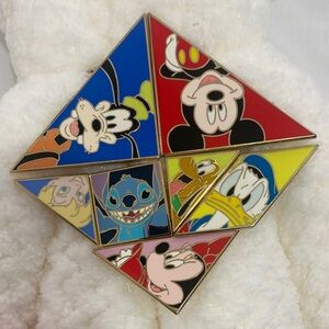 DISNEY Mickey Mouse & Friends Tangram Pin Set